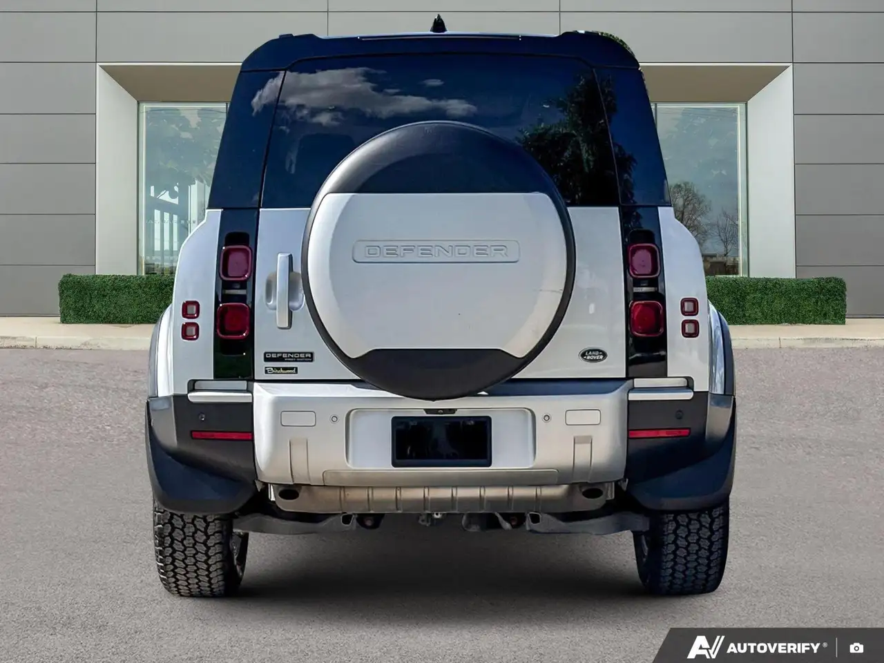 Land Rover Defender photo Land Rover Defender