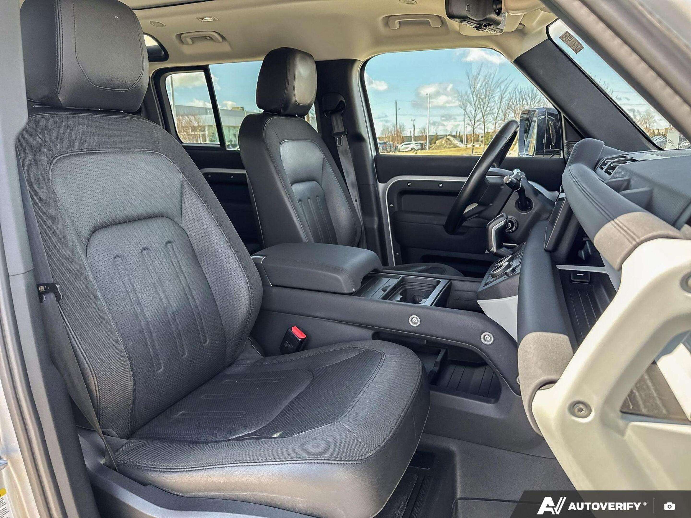 2020 Land Rover Defender First Edition Local One Owner Trade thumb 23