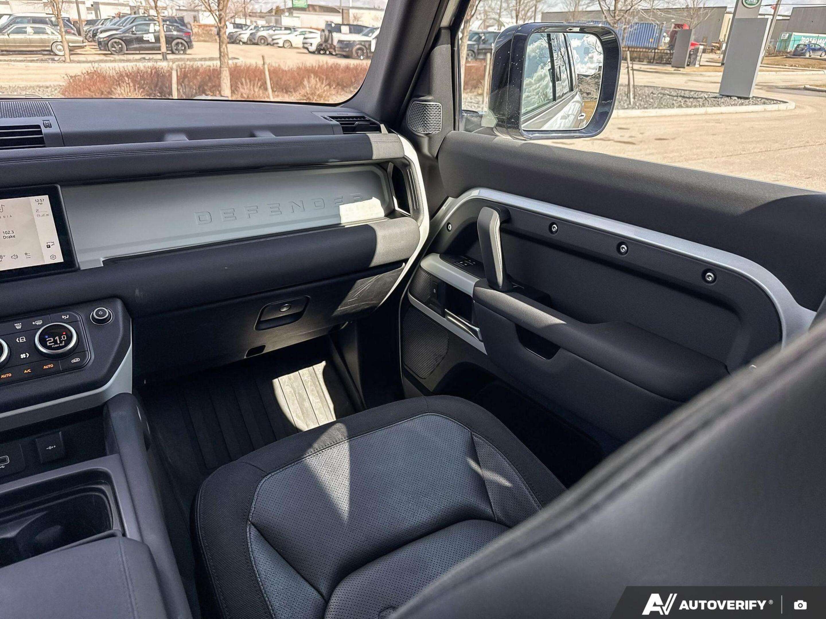 2020 Land Rover Defender First Edition Local One Owner Trade thumb 26
