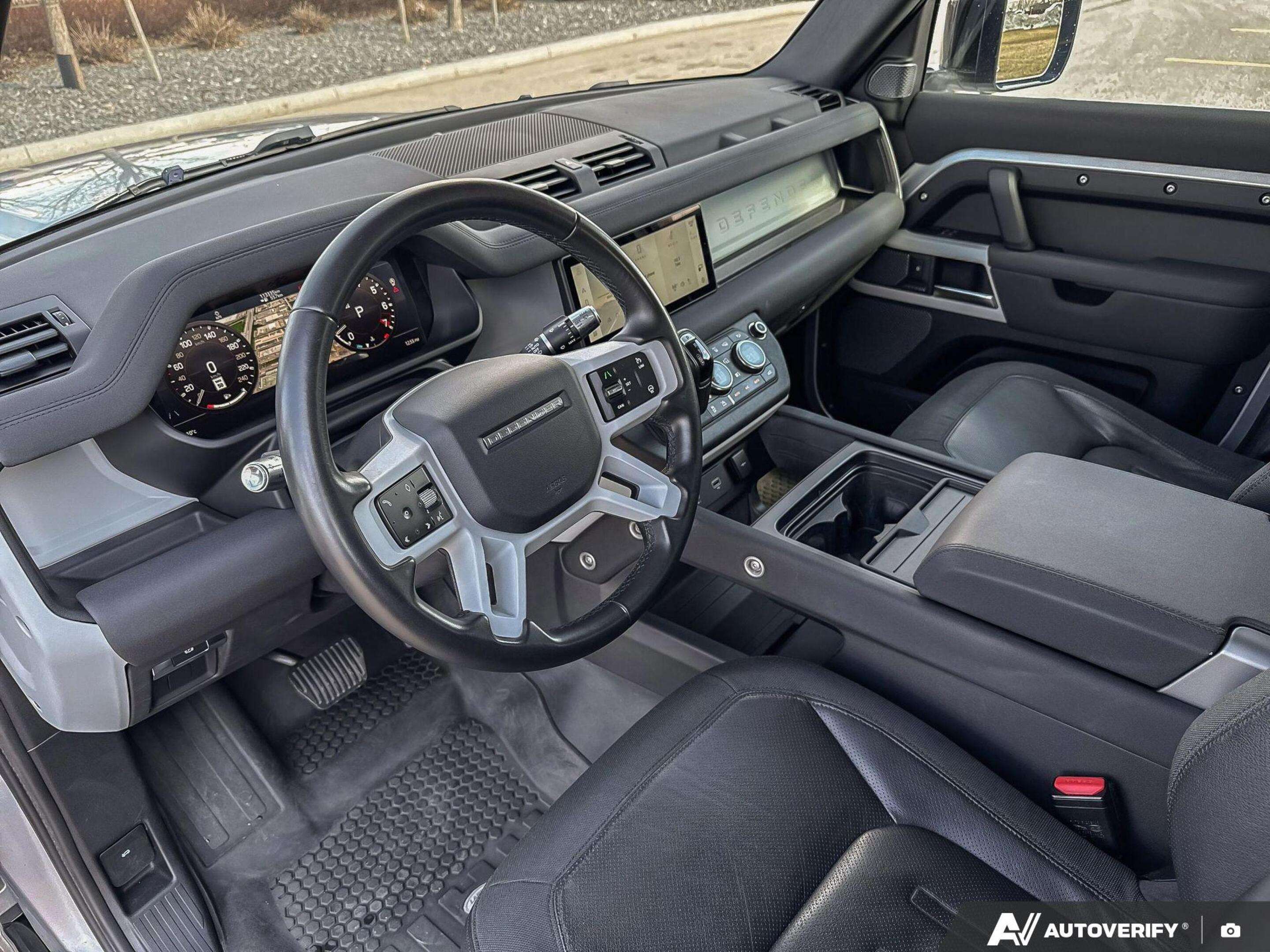 2020 Land Rover Defender First Edition Local One Owner Trade thumb 14
