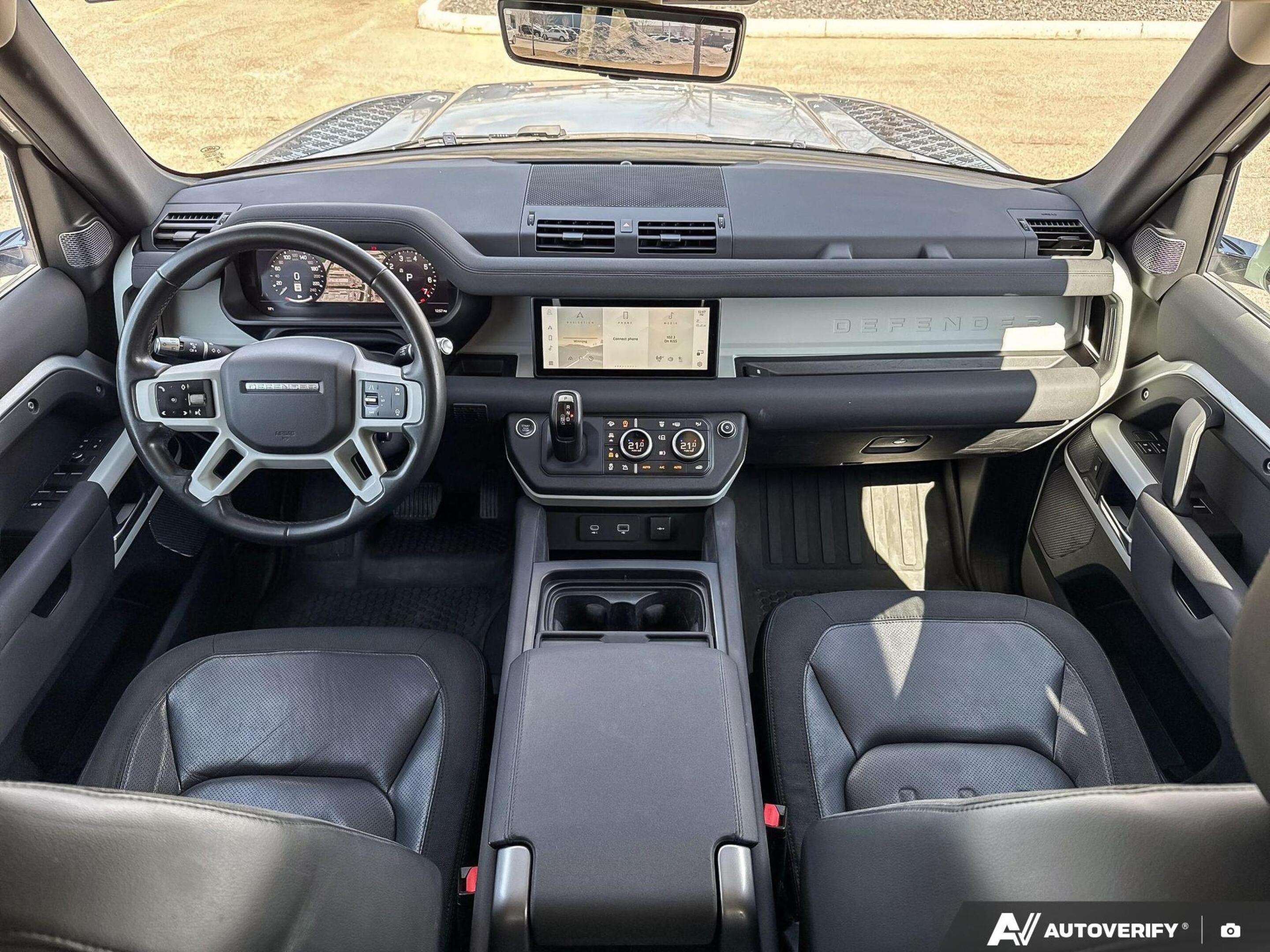2020 Land Rover Defender First Edition Local One Owner Trade thumb 25
