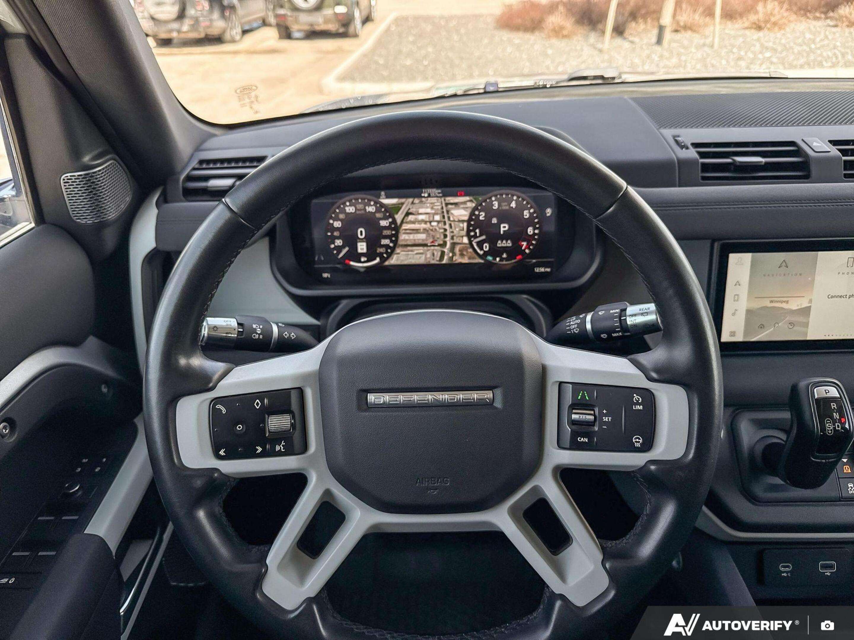 2020 Land Rover Defender First Edition Local One Owner Trade thumb 15
