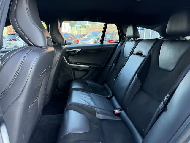 Volvo V60 view 5