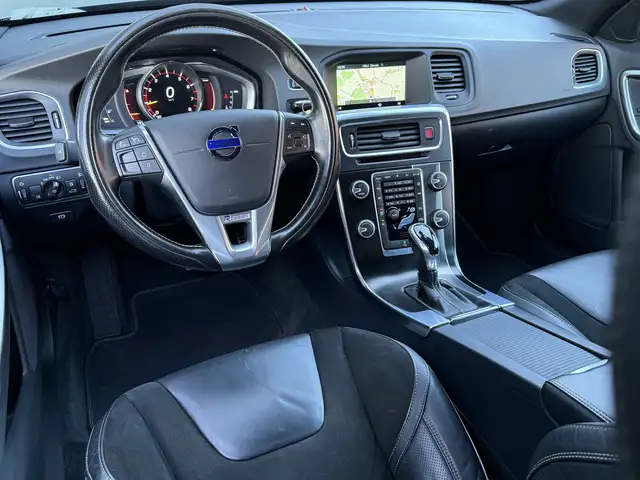 Volvo V60 view 3