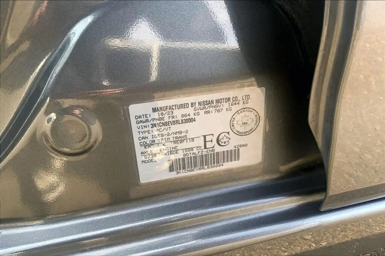 Nissan Versa снимка Nissan Versa
