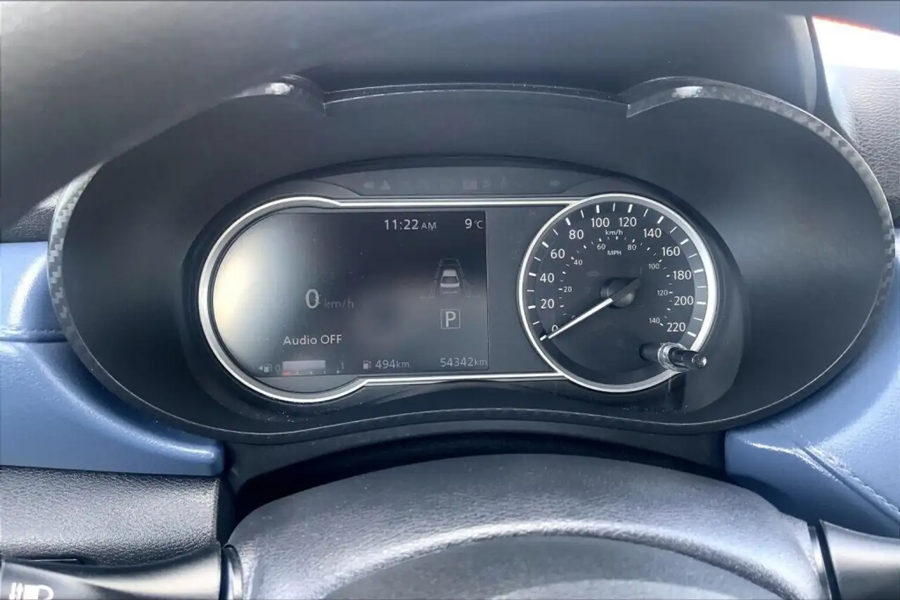 Nissan Versa снимка Nissan Versa