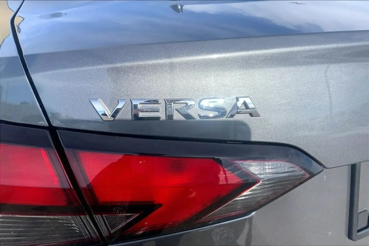 Nissan Versa снимка Nissan Versa