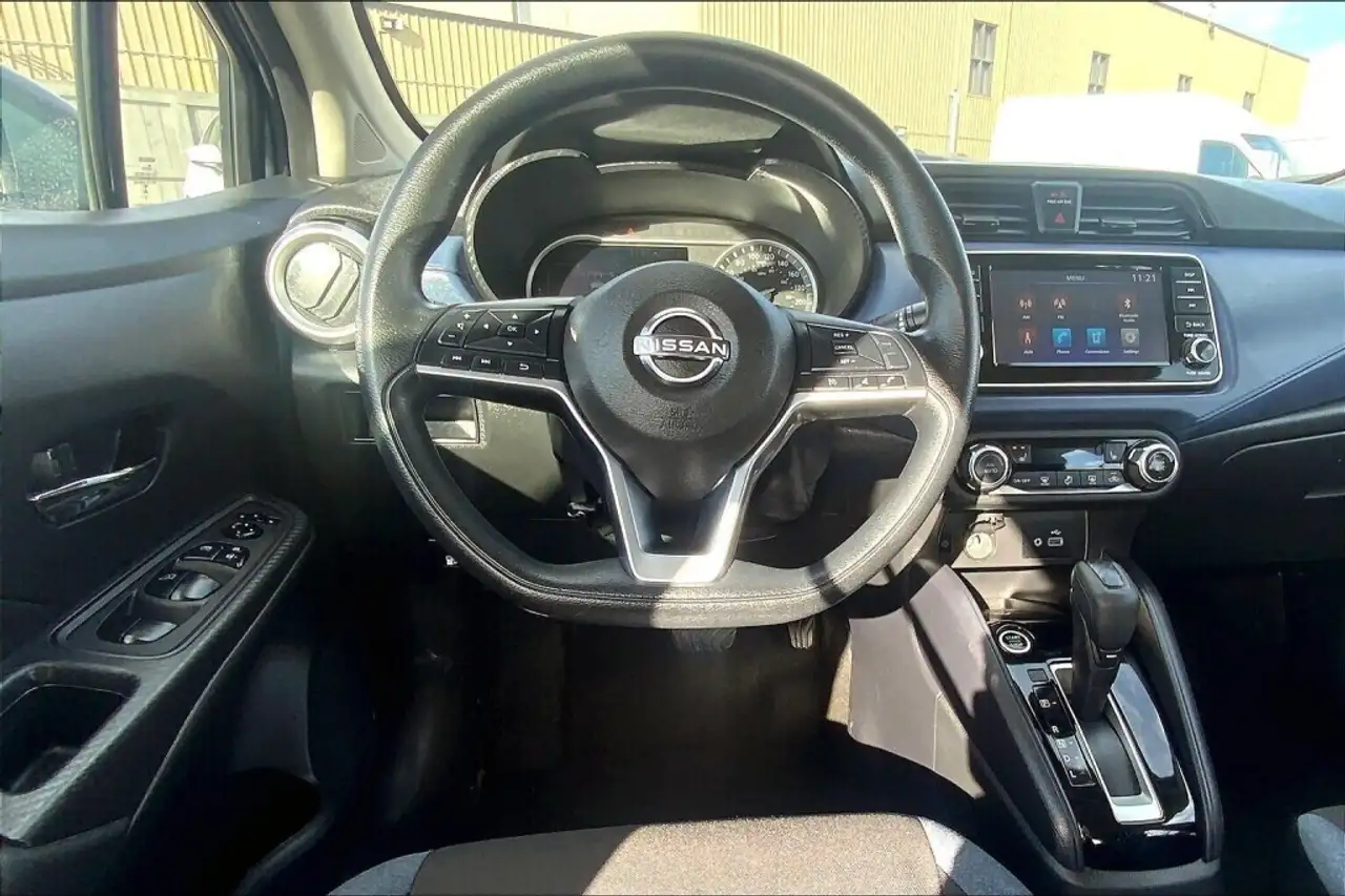Nissan Versa снимка Nissan Versa