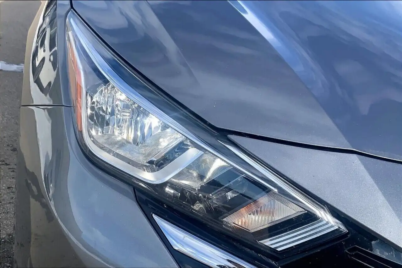 Nissan Versa снимка Nissan Versa
