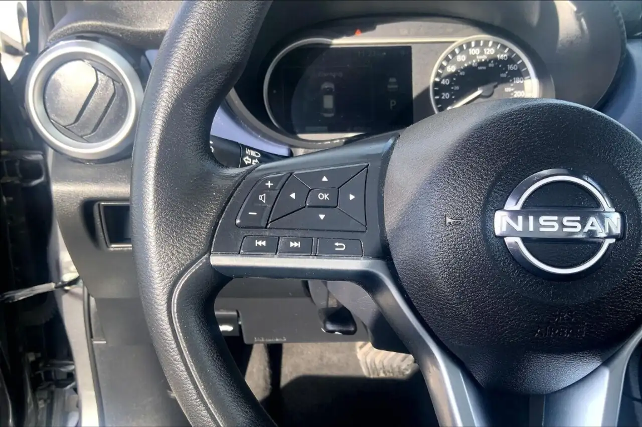 Nissan Versa снимка Nissan Versa