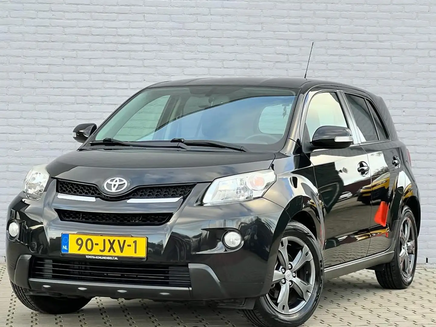 Toyota Urban Cruiser 1.3 VVT-i Dynamic Black - 2