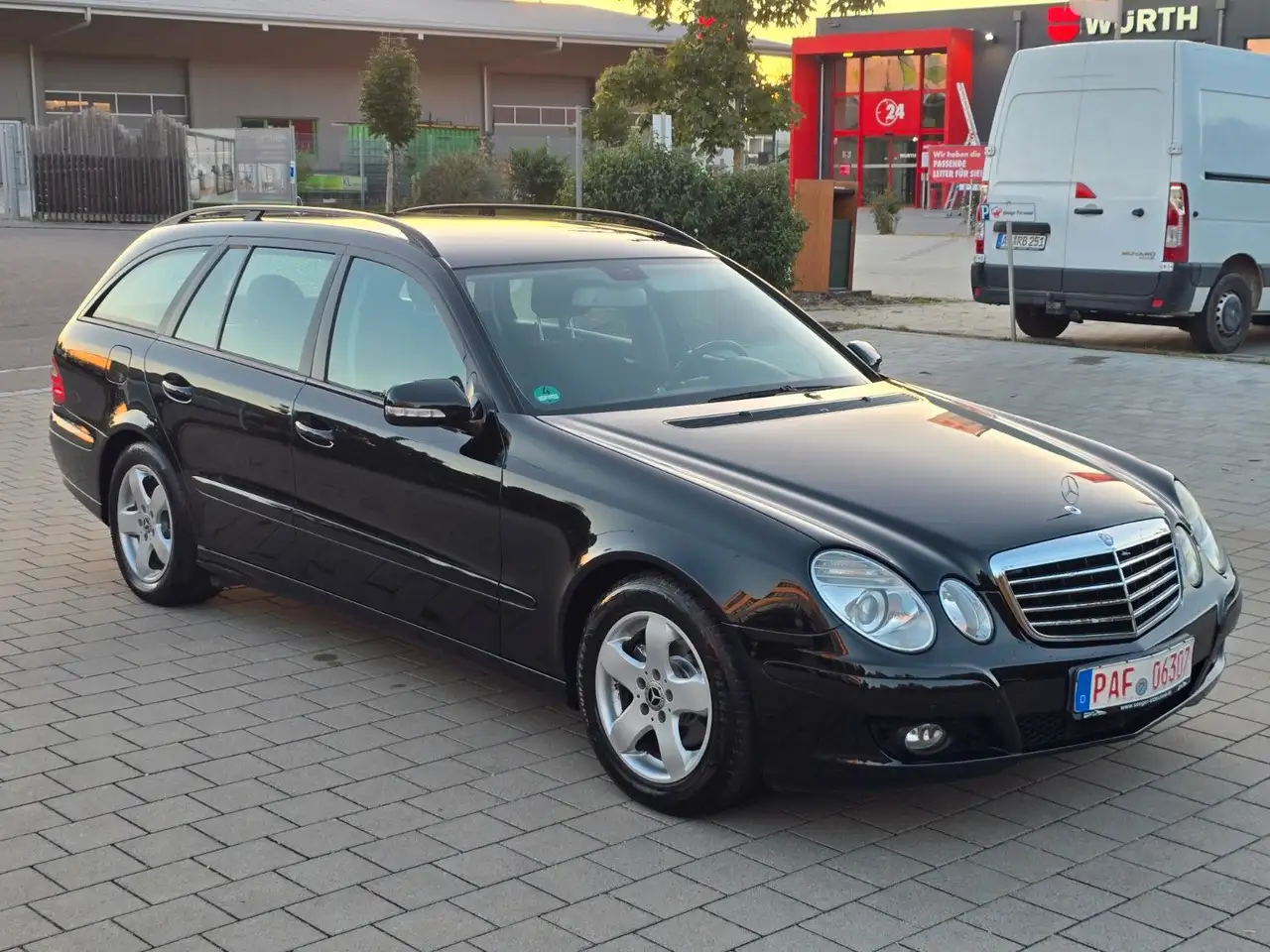 Mercedes-Benz E 200