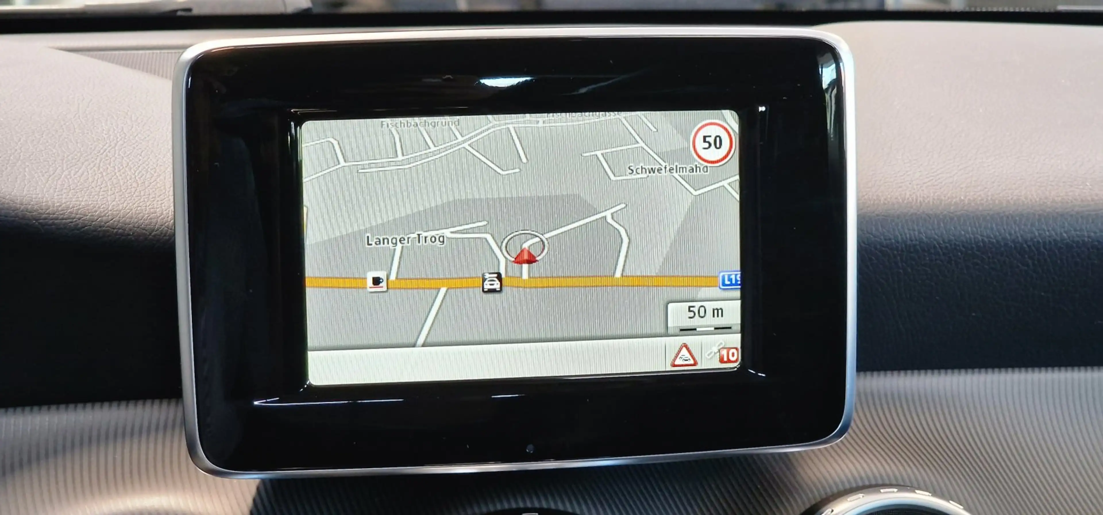 Mercedes-Benz GLA 180 CDI 1-Hand *Navi*Dachreling*18Zoll*Bi-Xenon* — photo 13