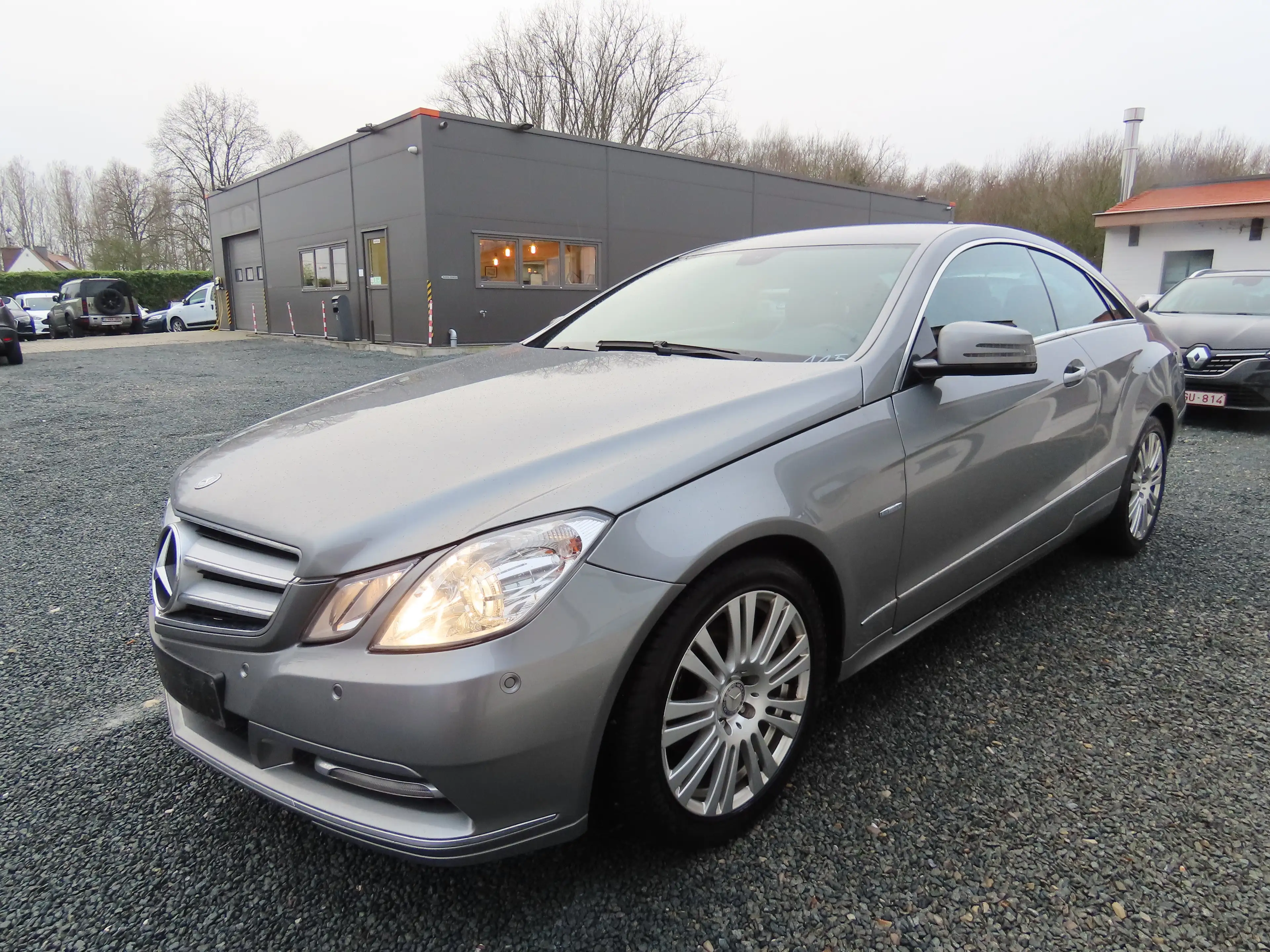 Mercedes-Benz E 220 E 220 CDI DPF Coupe BlueEFFICIENCY Elegance
