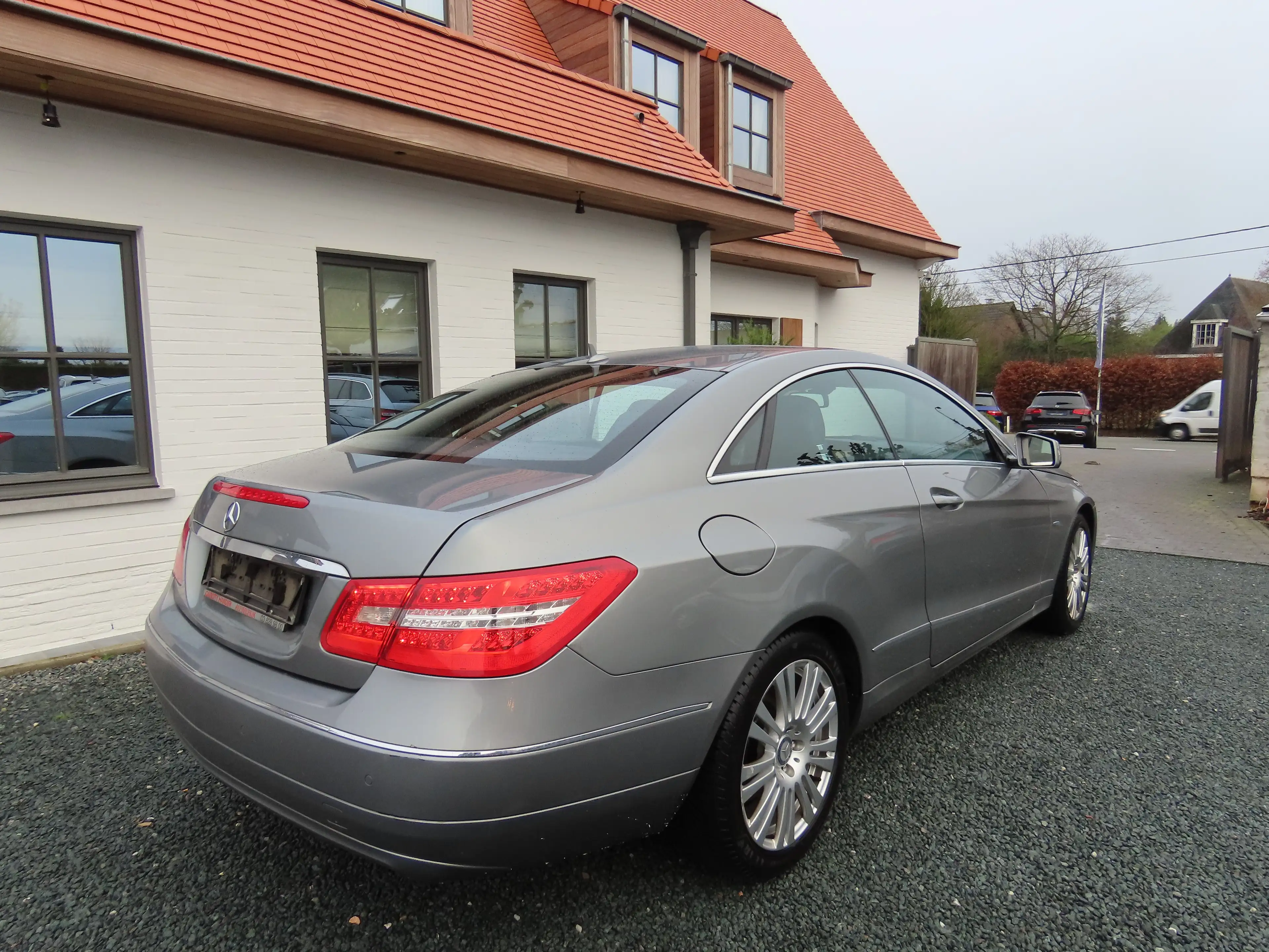 Mercedes-Benz E 220 E 220 CDI DPF Coupe BlueEFFICIENCY Elegance — photo 3