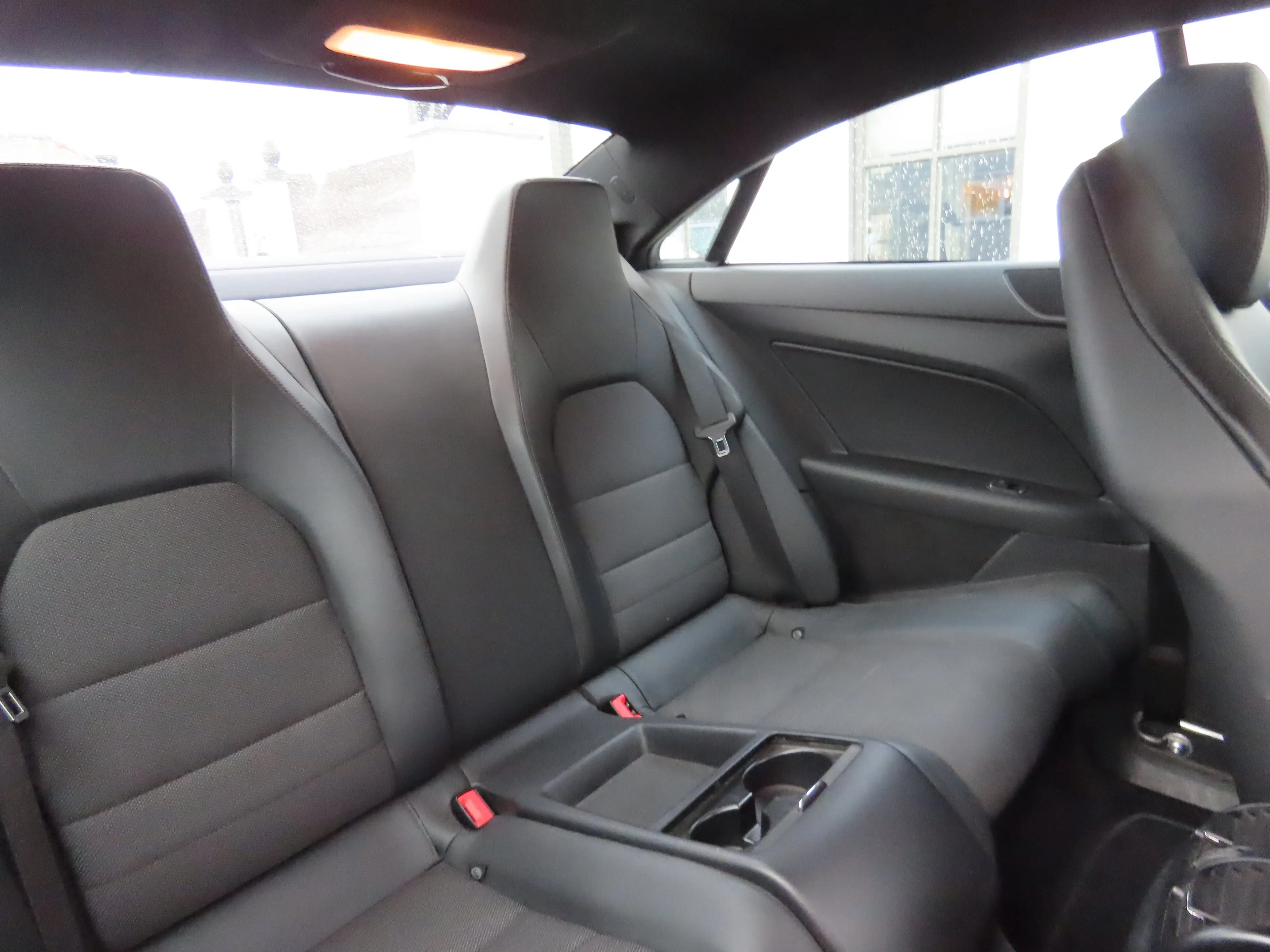 Mercedes-Benz E 220 E 220 CDI DPF Coupe BlueEFFICIENCY Elegance — photo 5