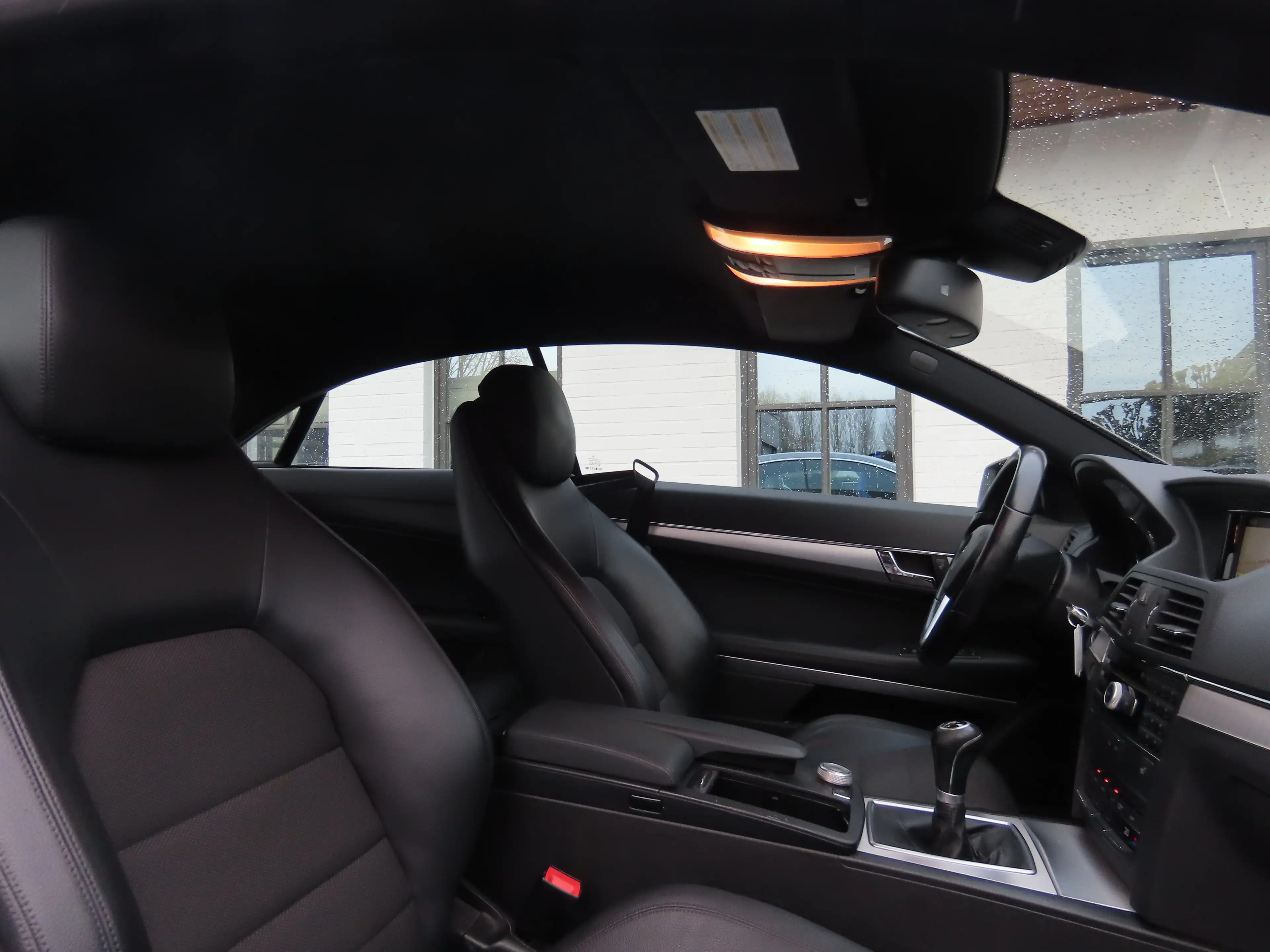 Mercedes-Benz E 220 E 220 CDI DPF Coupe BlueEFFICIENCY Elegance — photo 12