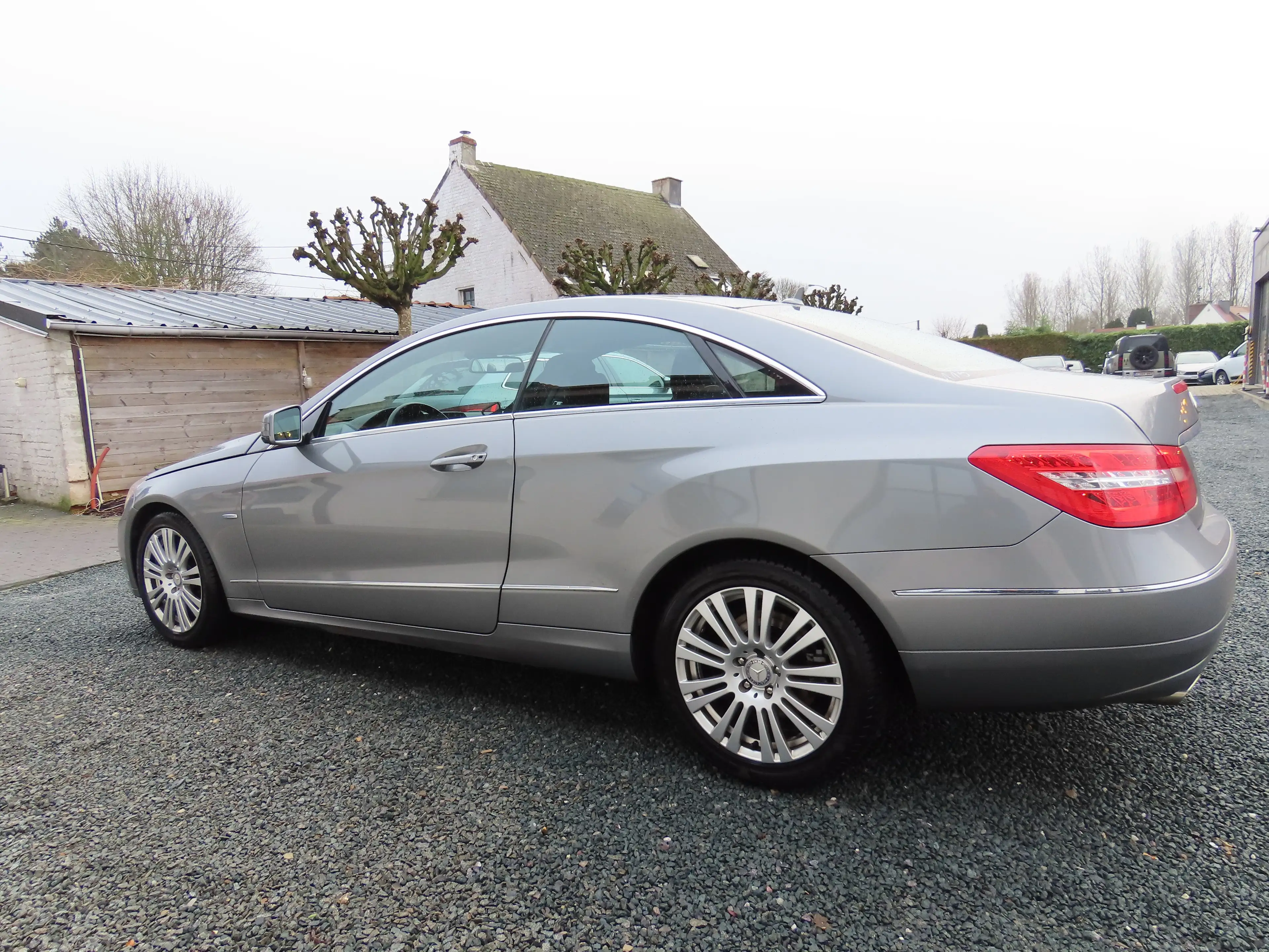Mercedes-Benz E 220 E 220 CDI DPF Coupe BlueEFFICIENCY Elegance — photo 11
