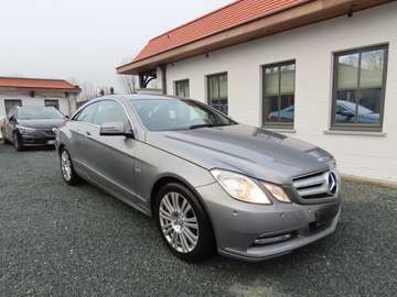 E 220 CDI DPF Coupe BlueEFFICIENCY Elegance