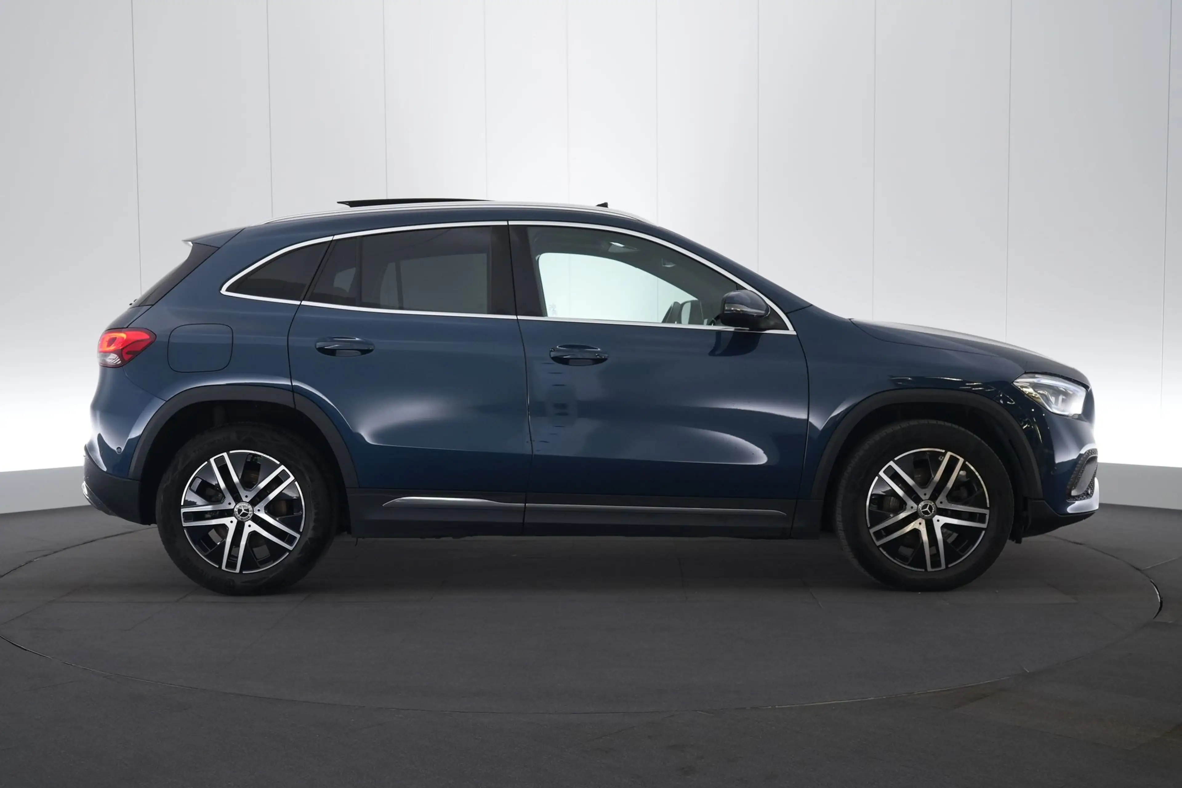 Mercedes-Benz GLA 250 Class 250e PHEV Business Solution Luxury LEDER/CUI — photo 5