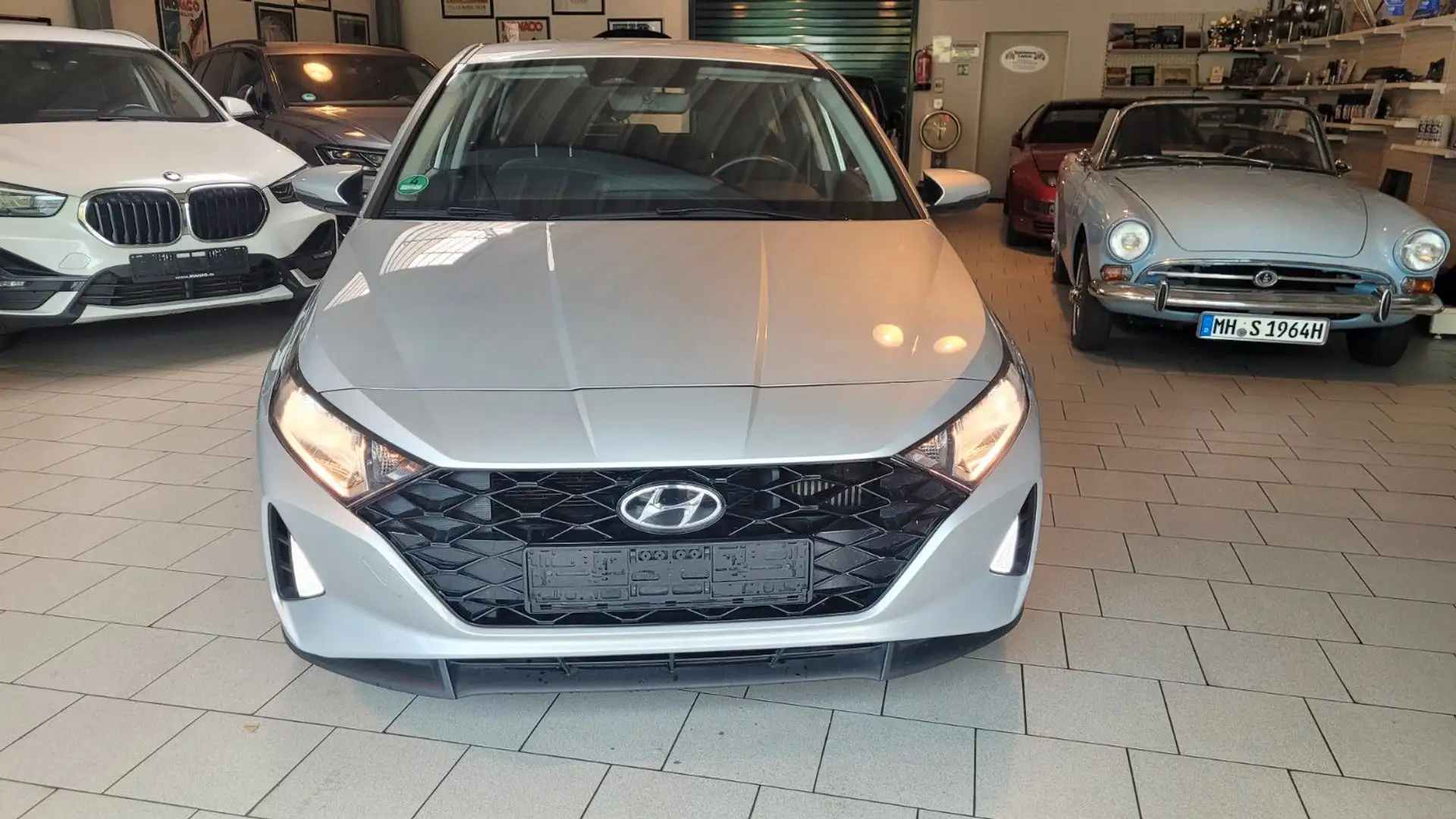 Hyundai i20 1.0 T-GDI 74kW Alu Navi LED DAB+ Kamera Silber - 2