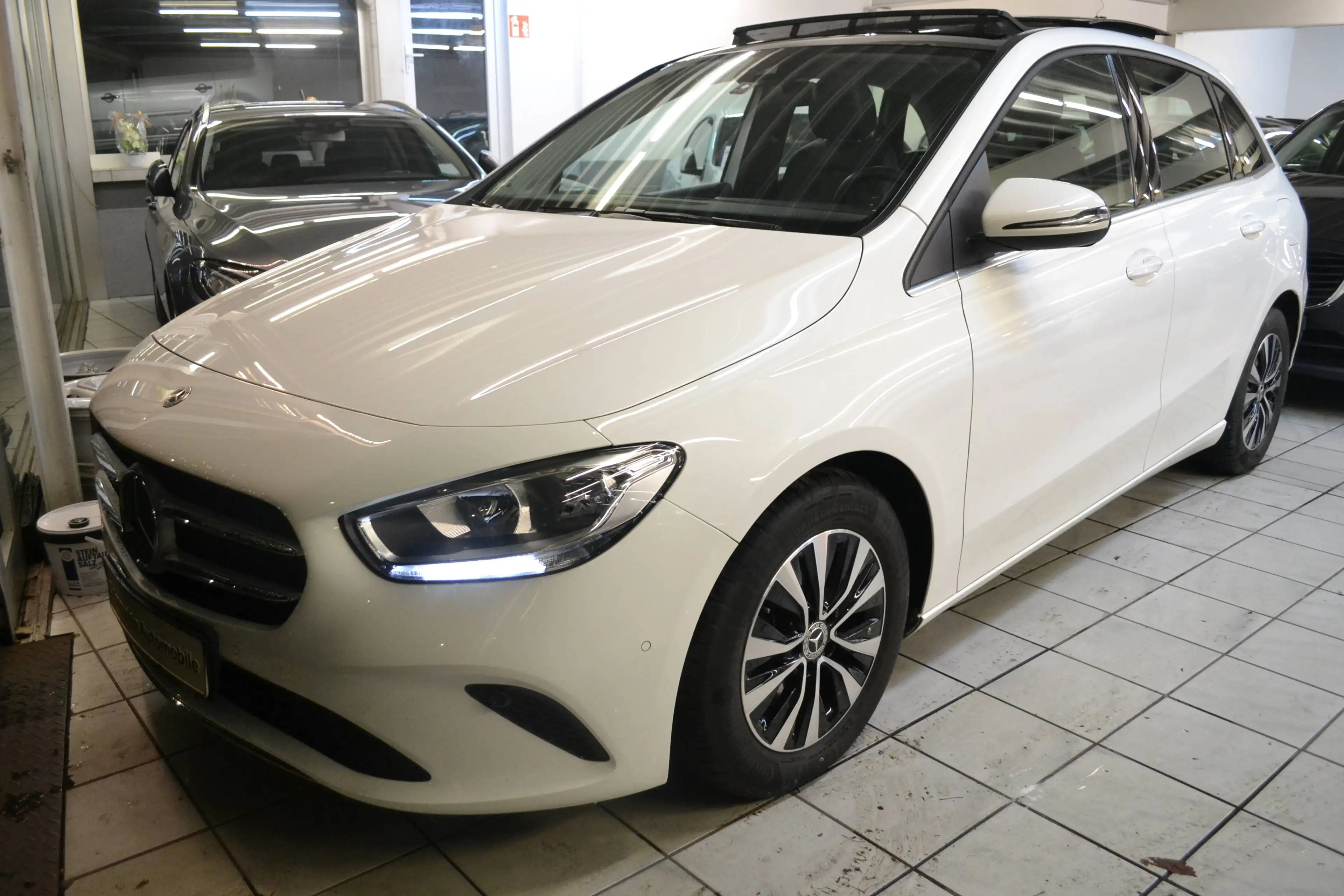 Mercedes-Benz B 180 D Style *PANORAMA*TEILLEDER*NAVIGATION*TEMPOMAT