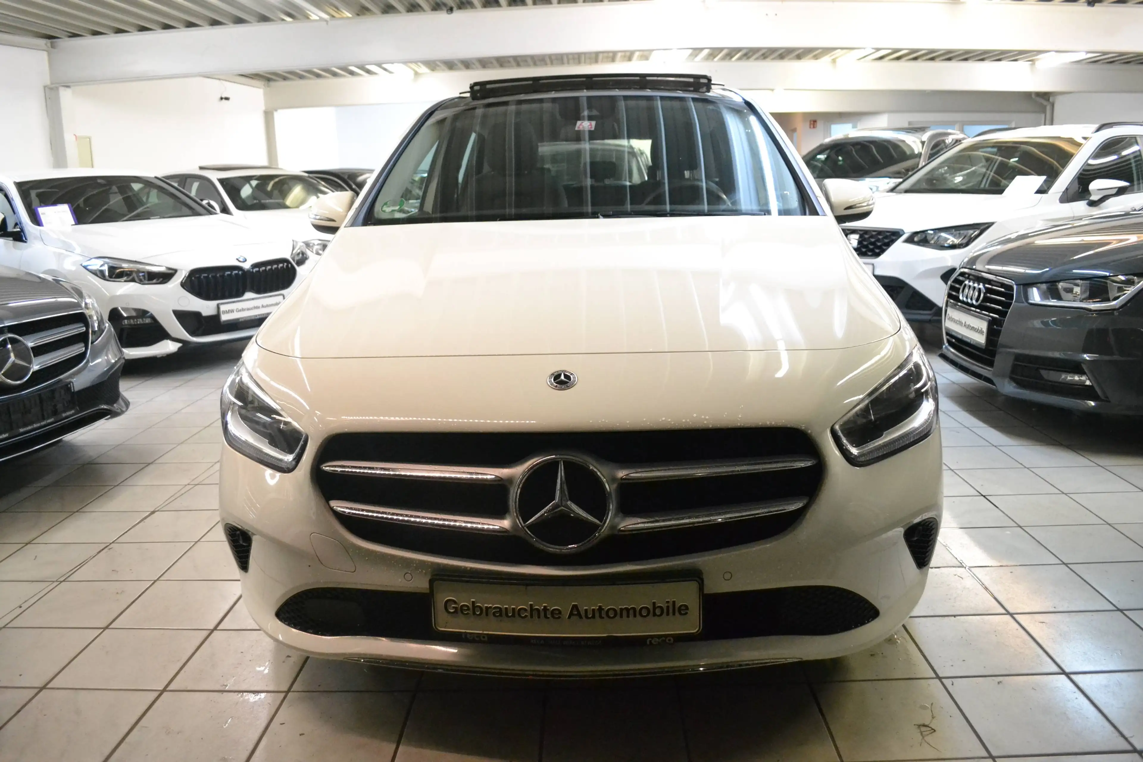 Mercedes-Benz B 180 D Style *PANORAMA*TEILLEDER*NAVIGATION*TEMPOMAT — photo 3