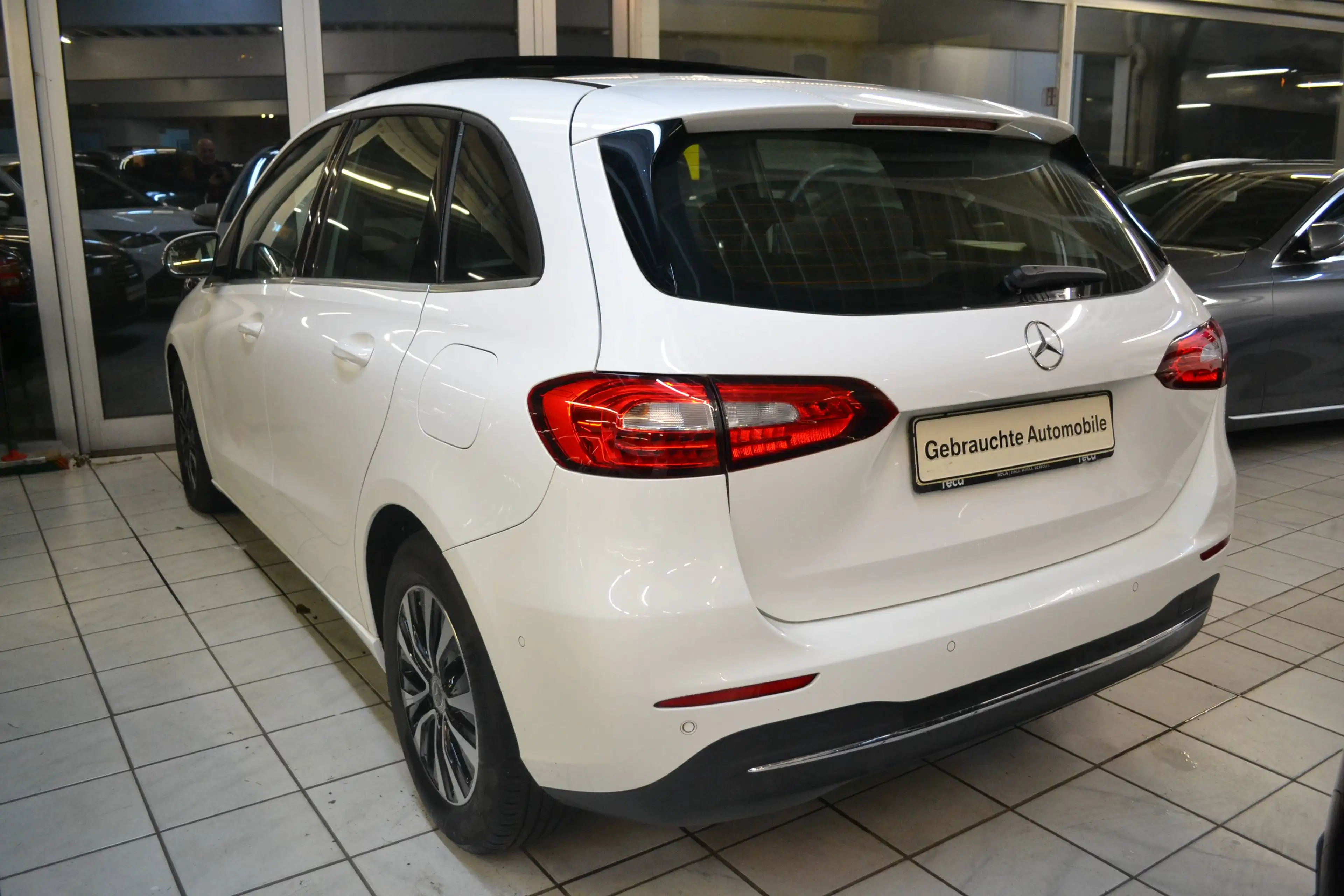 Mercedes-Benz B 180 D Style *PANORAMA*TEILLEDER*NAVIGATION*TEMPOMAT — photo 5