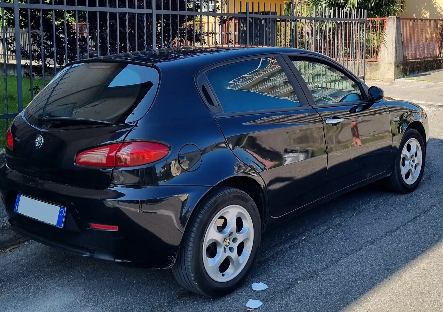Alfa Romeo 147 5p 1.9 jtd Progression 120cv Schwarz - 2