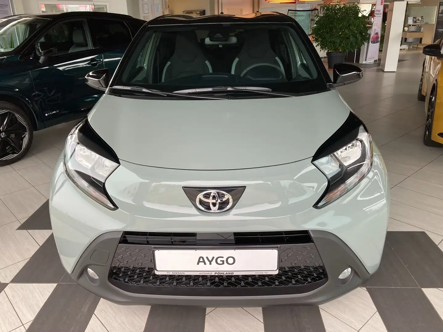 Toyota Aygo X Aygo X S-CVT Teamplayer Grün - 2