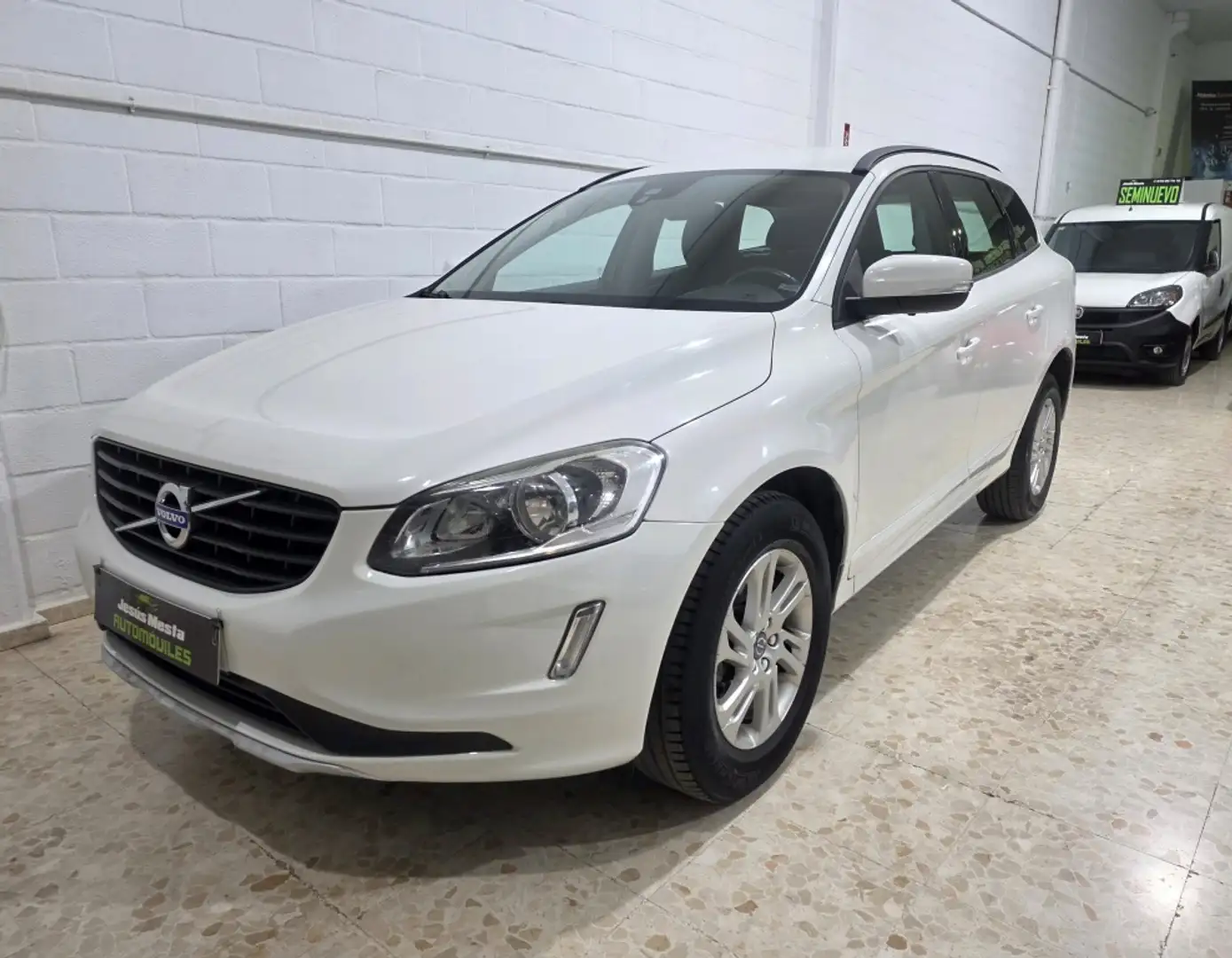 Volvo XC60 D3 Premium Edition 150 Blanco - 1