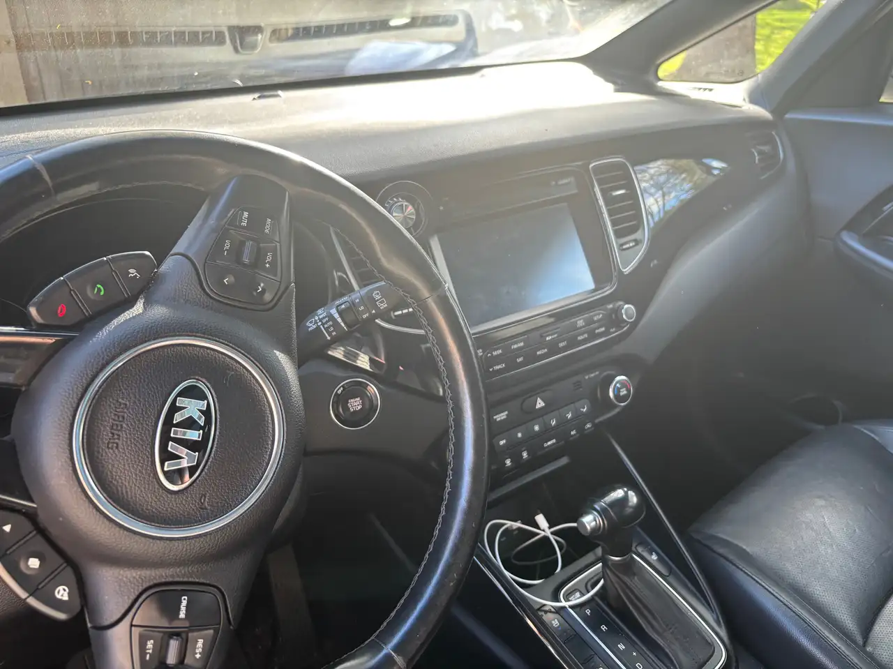 Kia Rondo снимка Kia Rondo