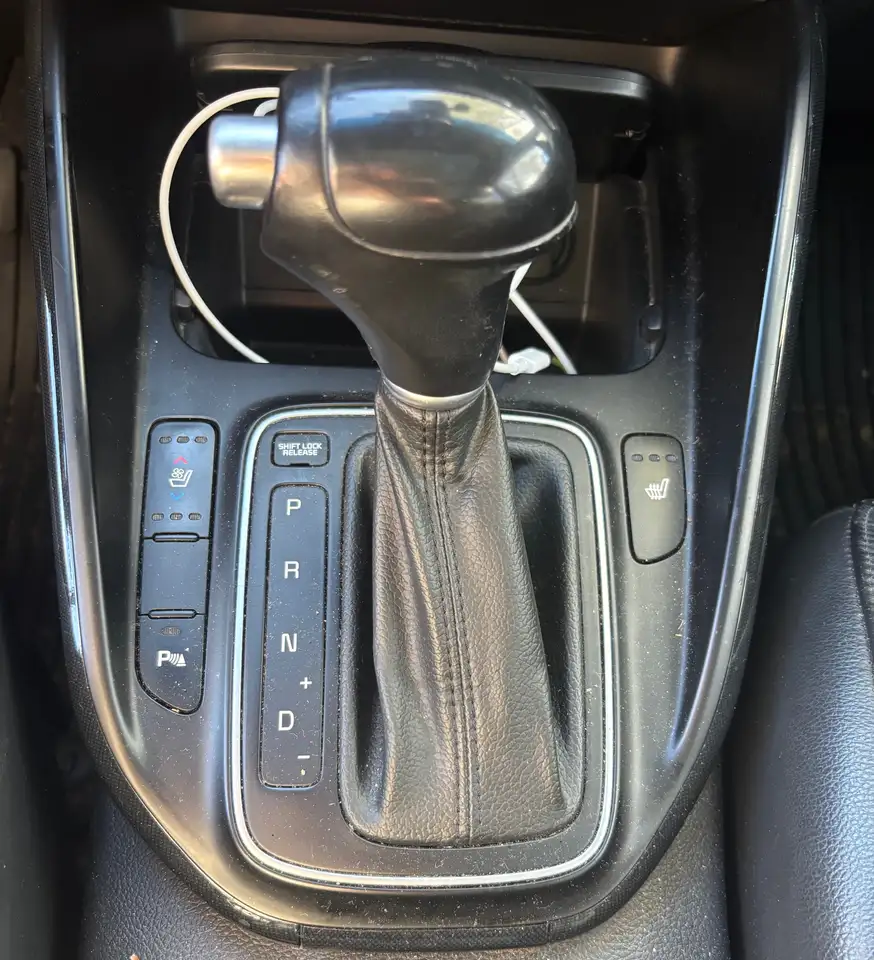 Kia Rondo снимка Kia Rondo
