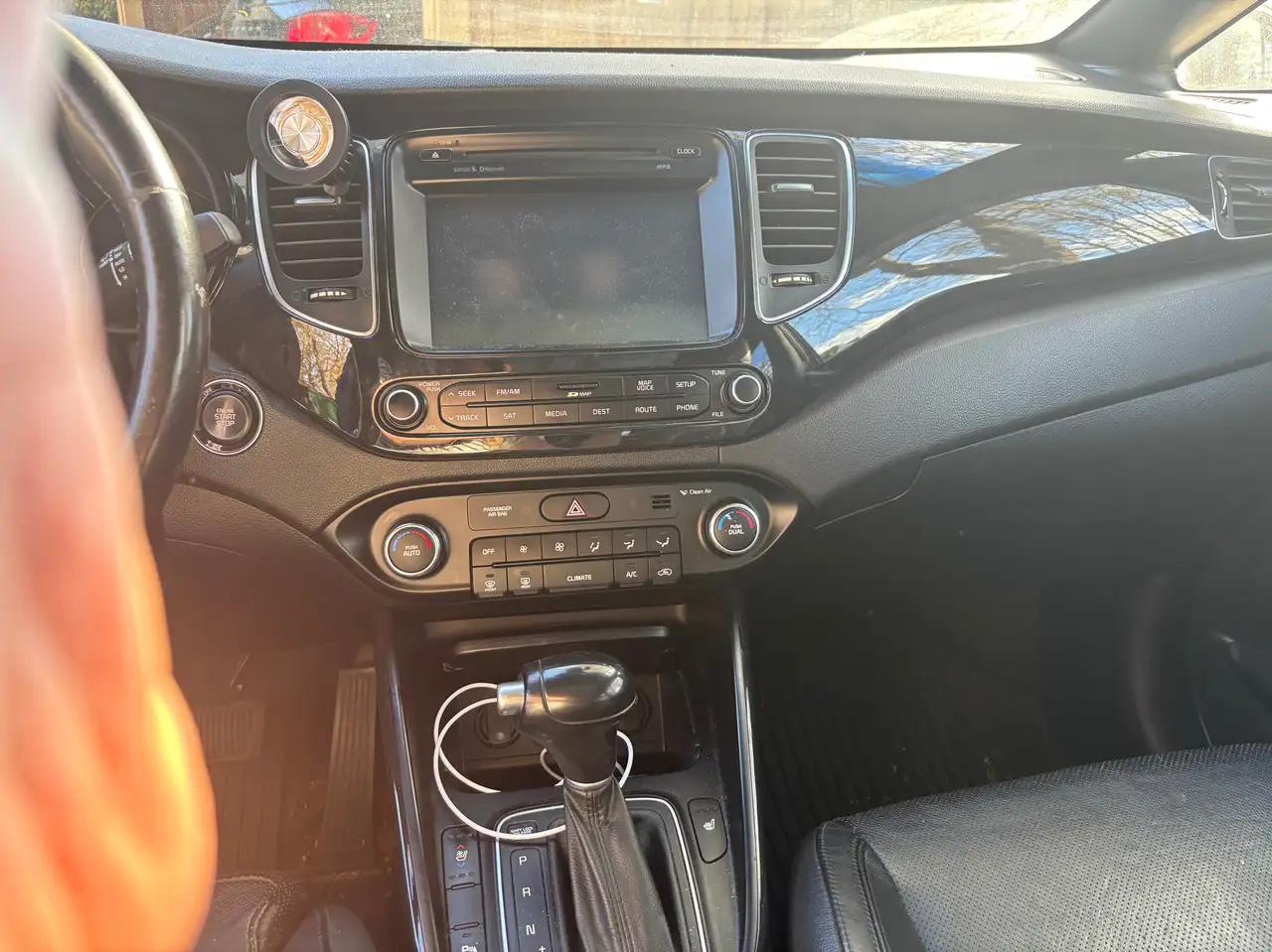 Kia Rondo снимка Kia Rondo
