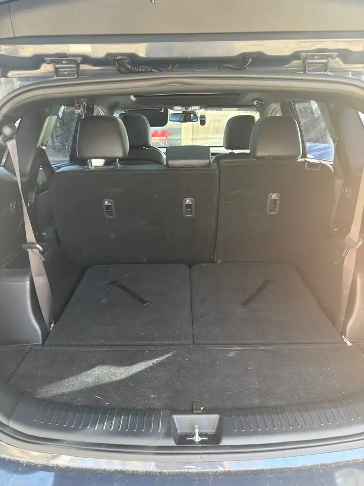 Kia Rondo снимка Kia Rondo
