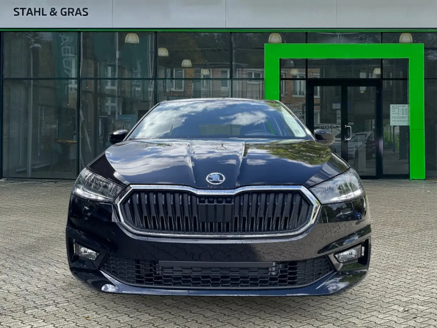 Skoda Fabia Essence 1,0 TSI 70 kW 5-Gang-Schaltgetrieb LED Spe Schwarz - 2