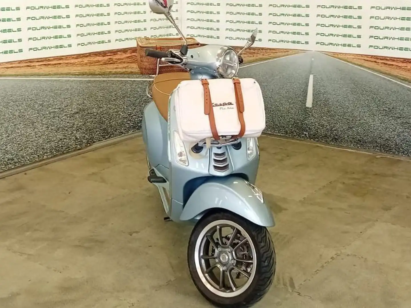 Vespa Primavera S 125 **NOLEGGIALA A 20 EURO AL GIORNO** Blu/Azzurro - 1