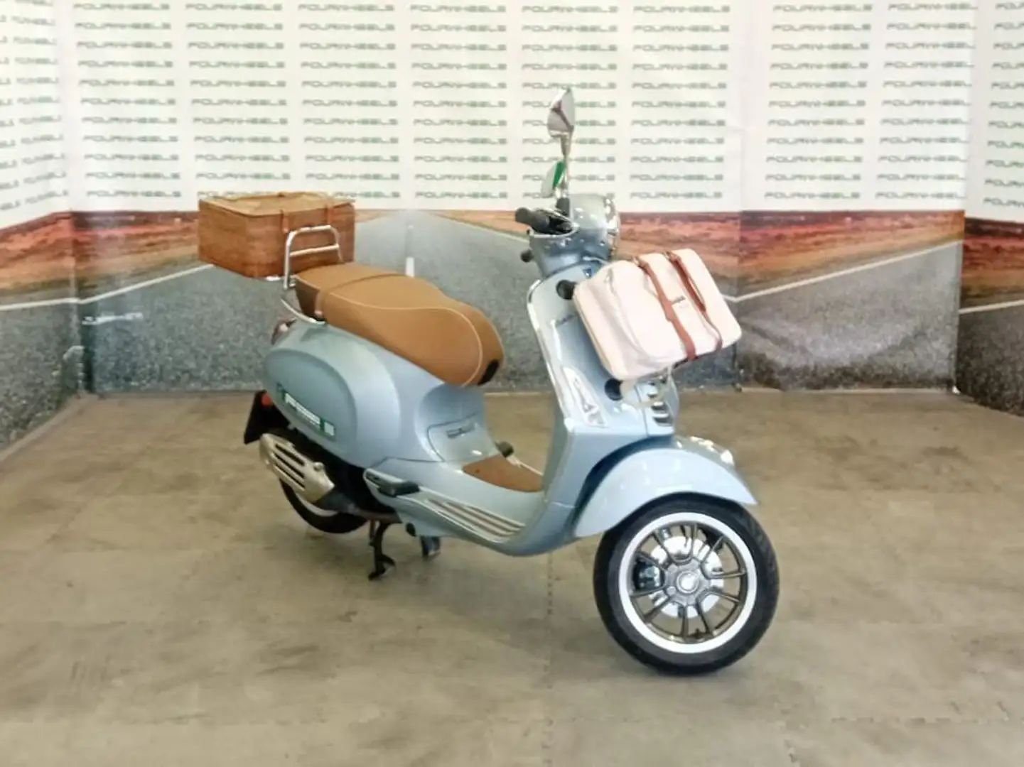 Vespa Primavera S 125 **NOLEGGIALA A 20 EURO AL GIORNO** Blu/Azzurro - 2