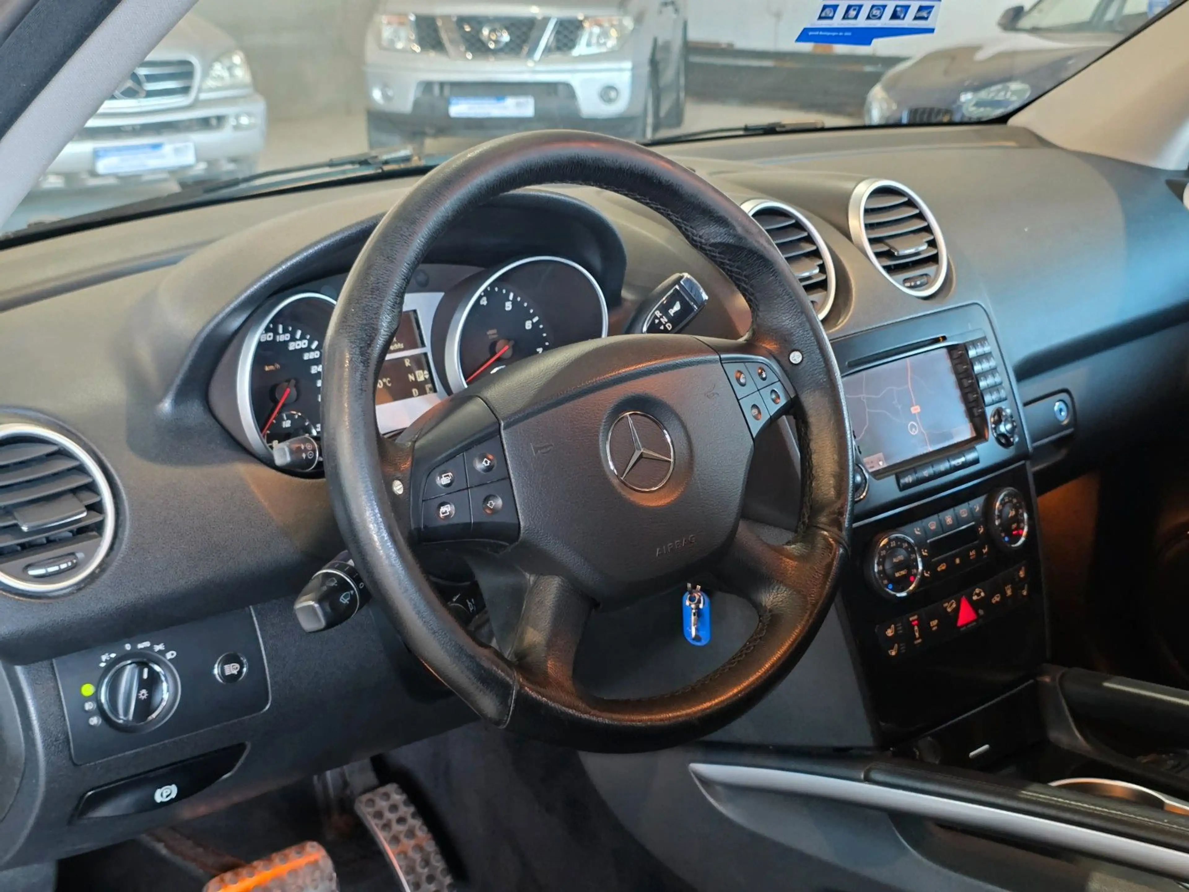 Mercedes-Benz ML 63 AMG ML 63 V8 AMG 4Matic|MEMORY|TV|HARMAN/KARDON|RFK — photo 12