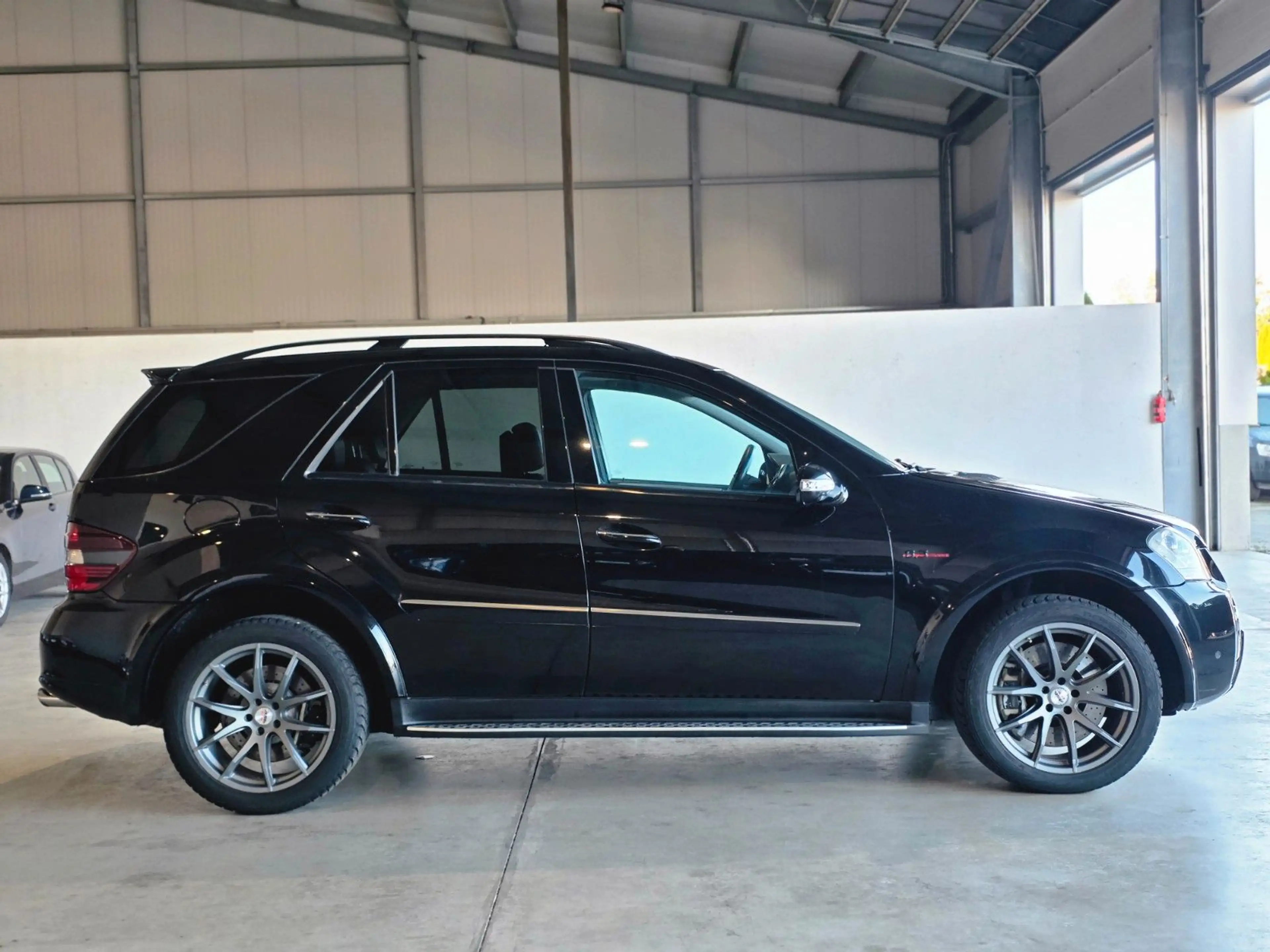 Mercedes-Benz ML 63 AMG ML 63 V8 AMG 4Matic|MEMORY|TV|HARMAN/KARDON|RFK — photo 5