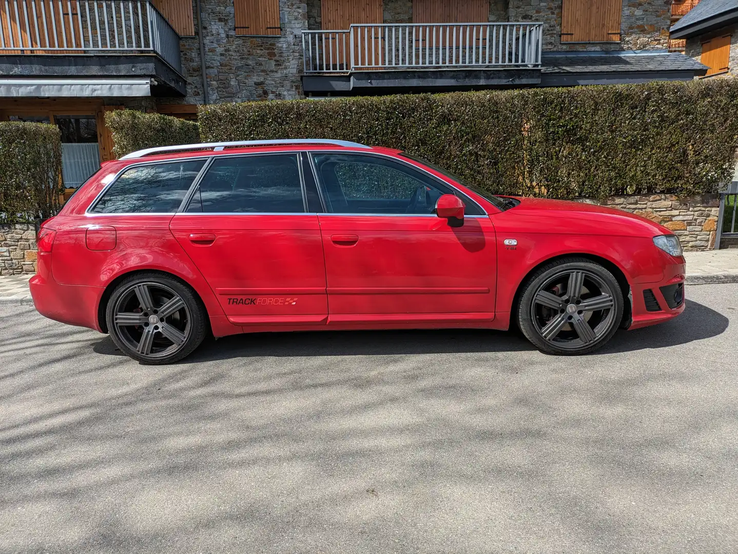 SEAT Exeo ST 2.0 TSI Sport 210 Rojo - 1