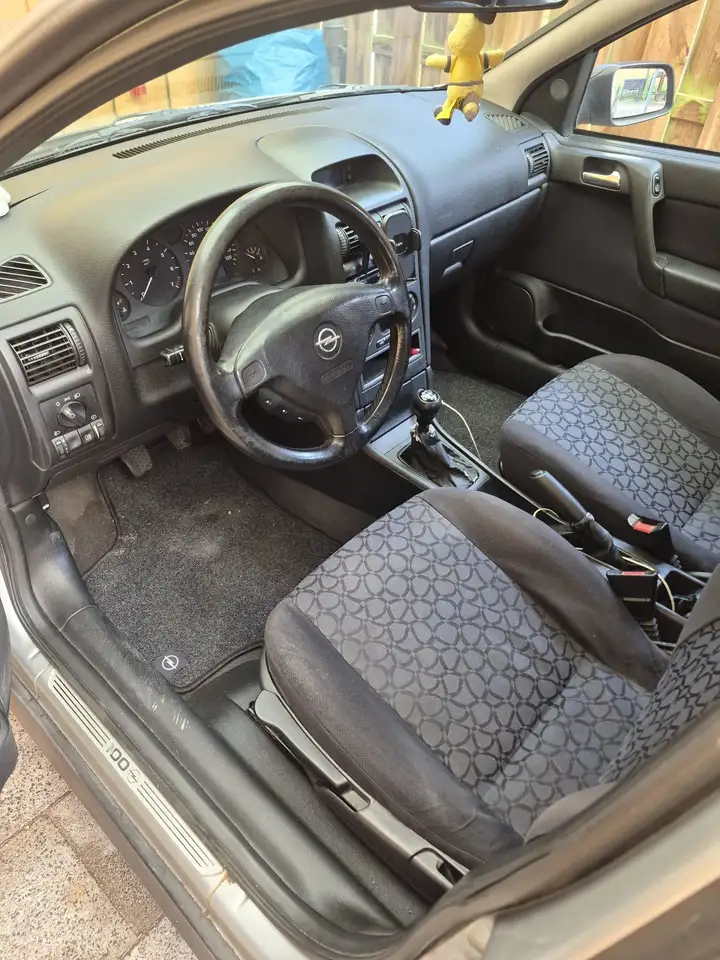 Opel Astra 1.6 Caravan, foto 3