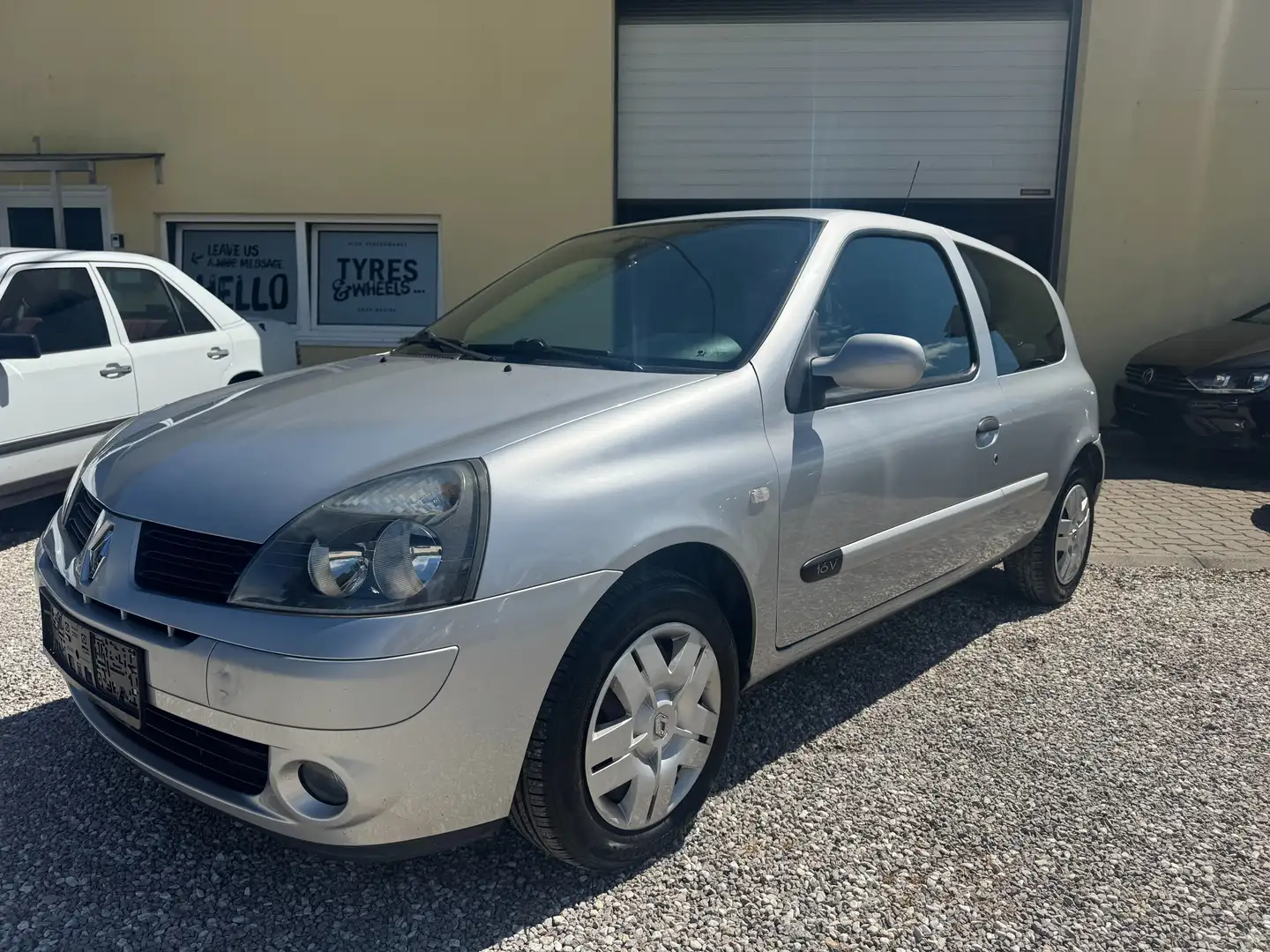 Renault Clio Wenig Km, Pickerl Neu, KIima *** Grijs - 1