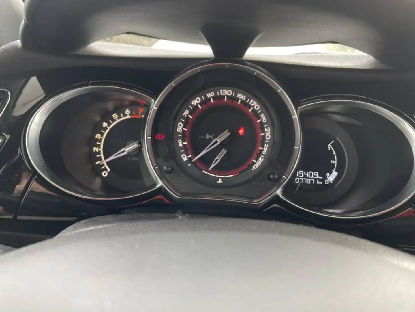 DS Automobiles DS 3 THP 208 S&amp;S BVM6 Performance Blanc - 2