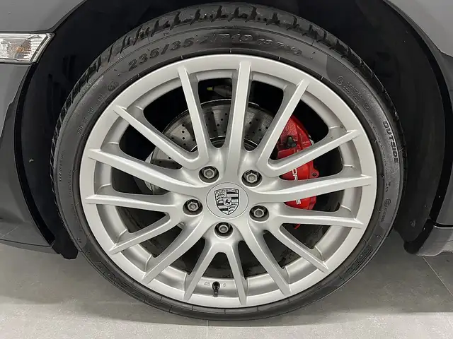 Porsche 911 view 14