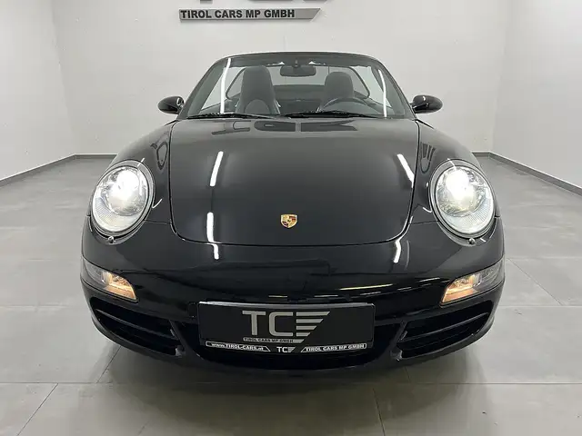 Porsche 911 view 5