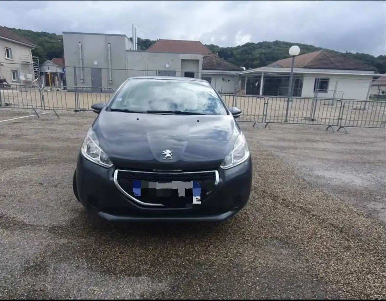 Peugeot 208 1.6 e-HDi 92ch FAP BVM5 Allure