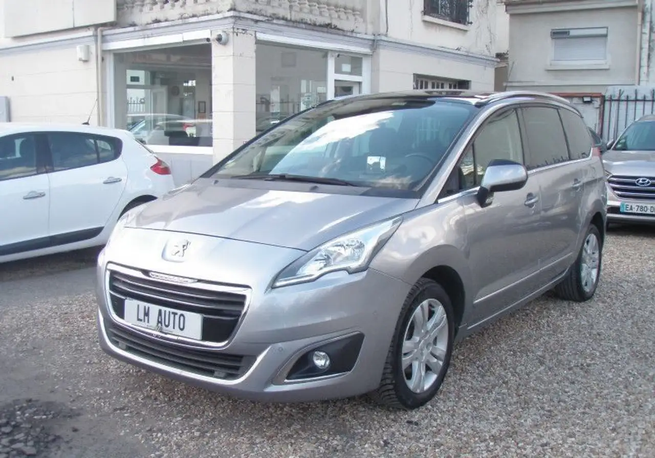 Peugeot 5008 (2) 1.6 BLUEHDI 120 S\u0026S ALLURE 7PL