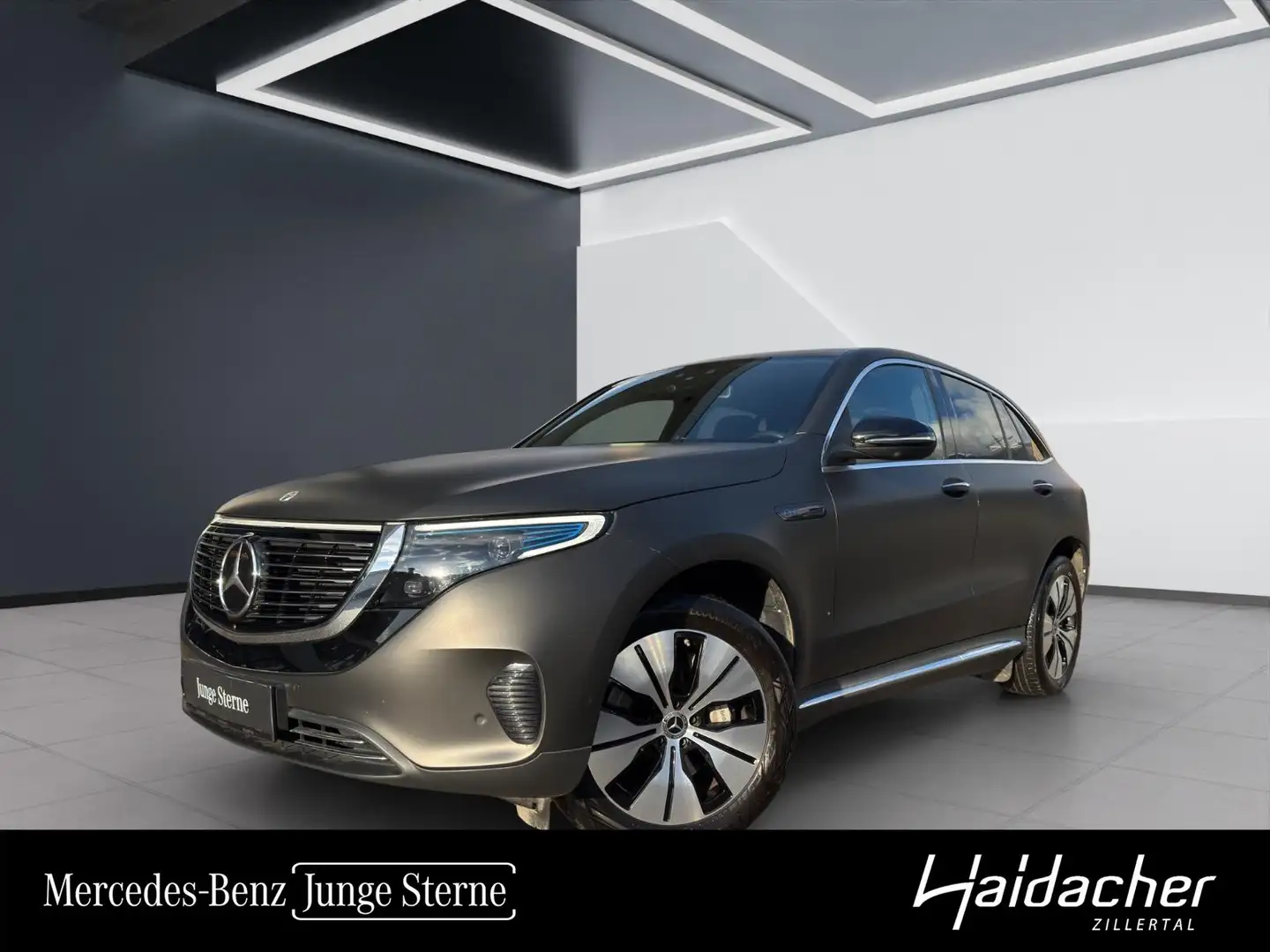 Mercedes-Benz EQC 400 4MATIC AMG Line Distr KeyGo PTS Shz Ambi Weiß - 1