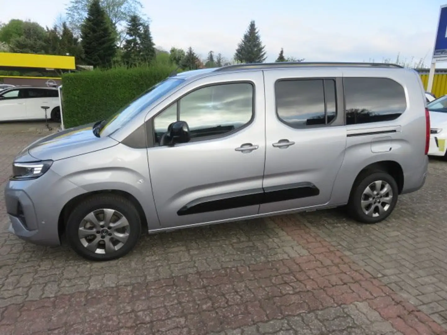 Opel Combo Life GS XL AT NEUES Modell 7Sitze LED Licht,Sitzh. Navi Plateado - 2